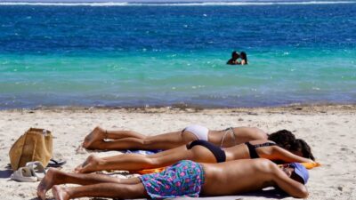 Cofepris alerta por exceso de bacterias en seis playas