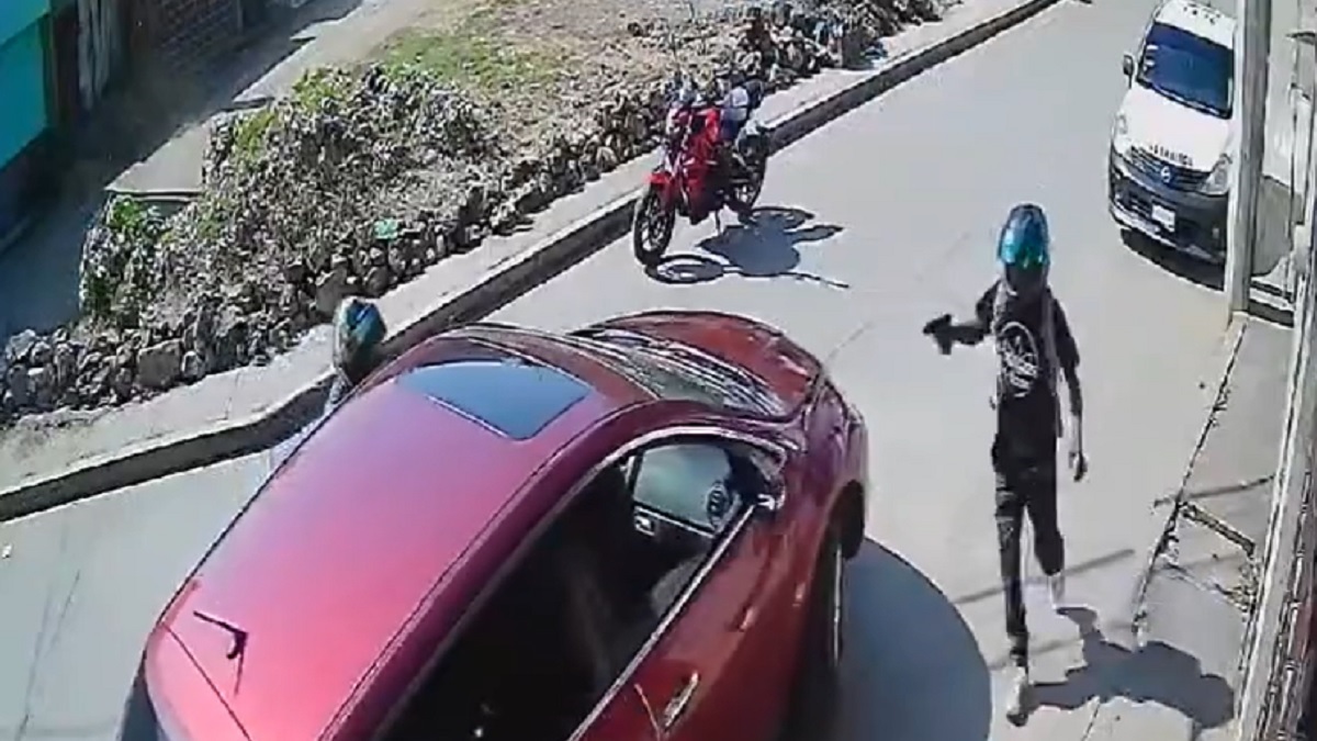 Rateros en moto: se hacen pasar por repartidores para robar auto en Cuernavaca