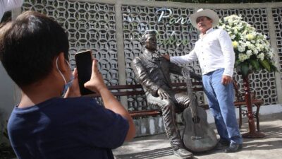 estatuas de Pedro Infante en México