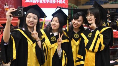 graduados universitarios en China