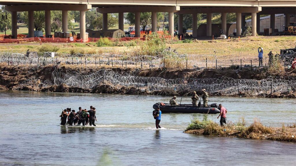 migrantes río bravo