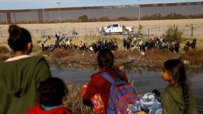 Texas arrestará a migrantes que crucen ilegalmente la frontera en virtud de nueva ley estatal