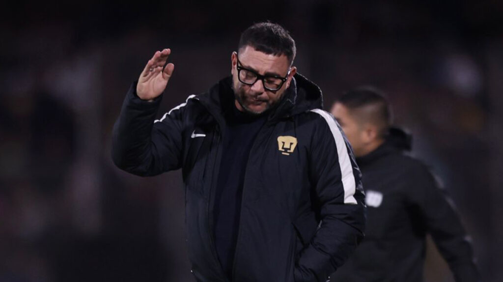 Pumas: Antonio Mohamed deja ser DT; Gustavo Lema