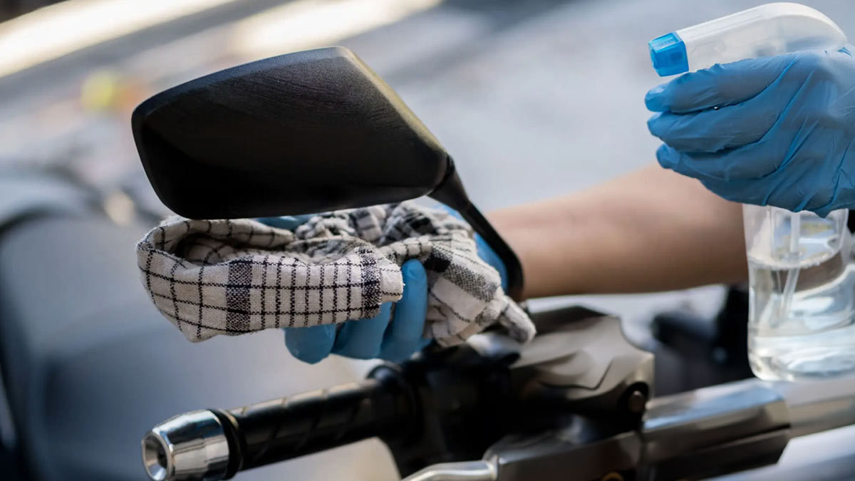 ¿Cómo desinfectar la motocicleta o bicicleta para evitar contagios en invierno?