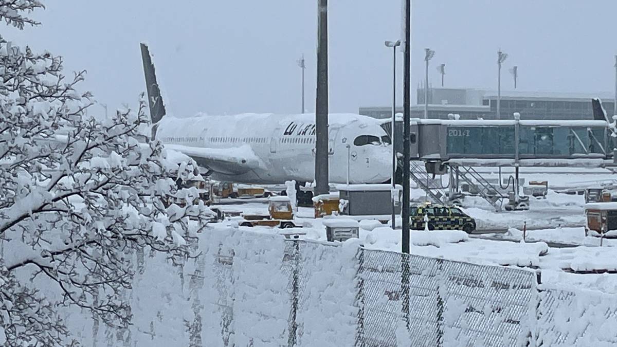 Múnich paralizada: cancelan vuelos y trenes de larga distancia por fuertes nevadas