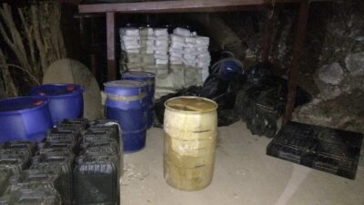 Aseguran más de 60 toneladas de químicos en narcolaboratorio de Sonora