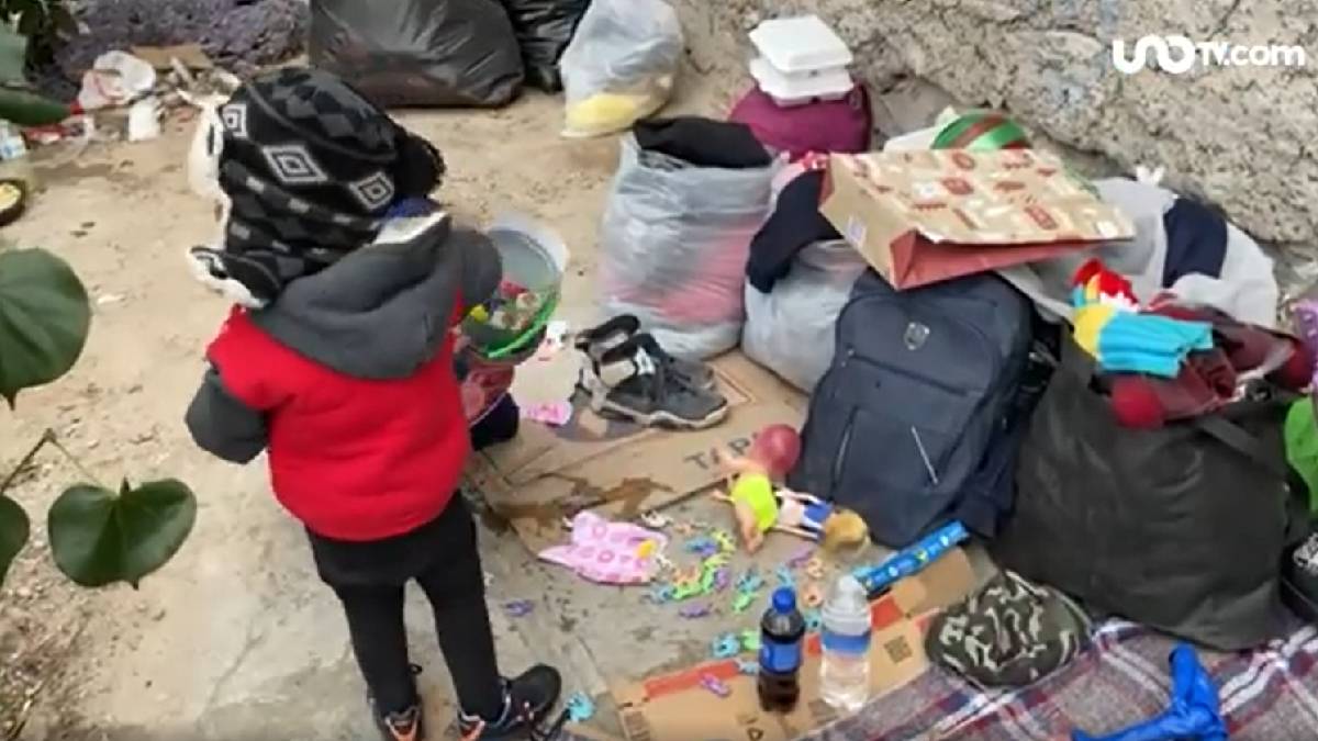 Llevan juguetes y comida a niños migrantes varados en Coahuila
