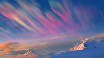 Nubes arcoíris iluminaron el cielo del Ártico durante 3 días