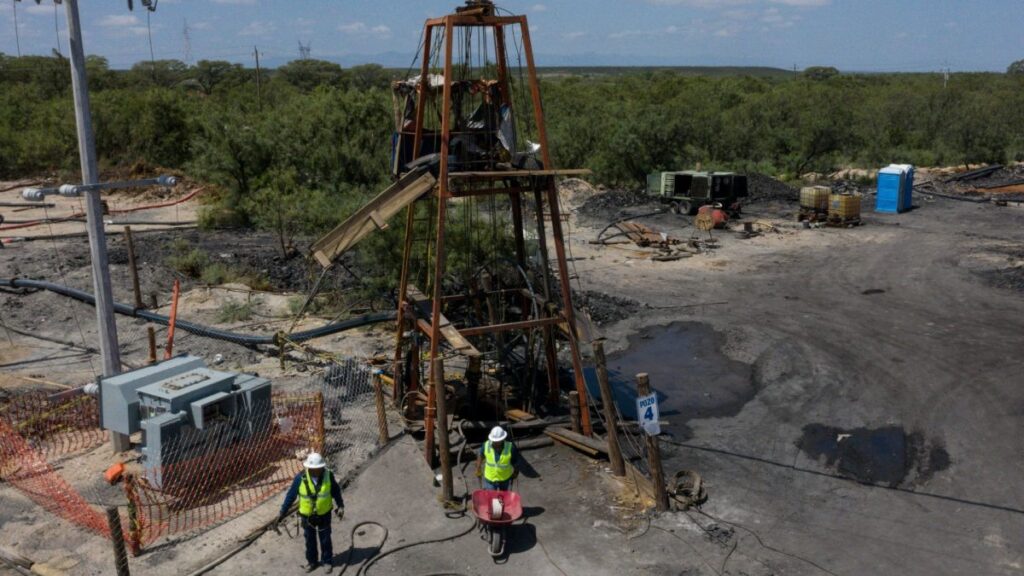 Labores de rescate en El Pinabete, Coahuila