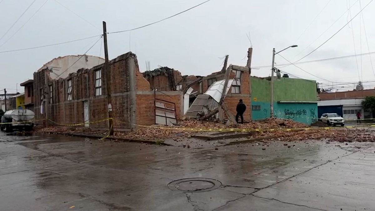 ¡Escucharon un estruendo! Por fuertes lluvias, colapsa la iglesia de “Nuestro Señor San José” en San Luis Potosí