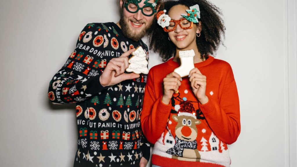 ugly christmas sweater suéteres navideños feos origen, historia, pareja