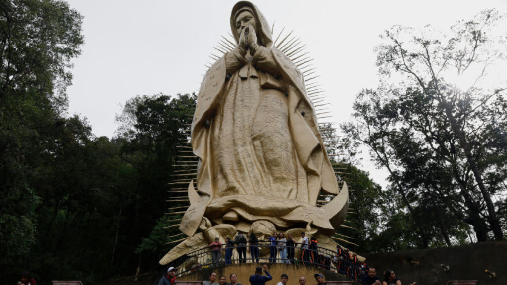 La Monumental Virgen de Guadalupe mide 33 metros de altura