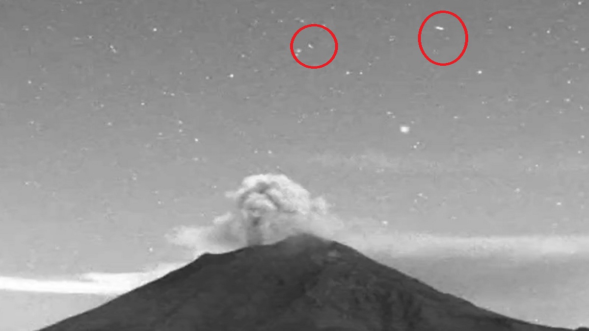 ¿Más ovnis? Captan extraños objetos sobrevolando el volcán Popocatépetl