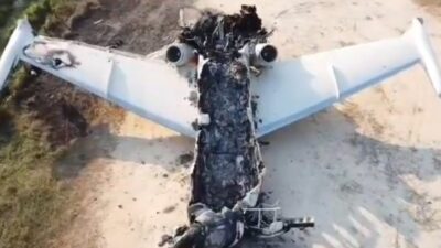 Avión destruido