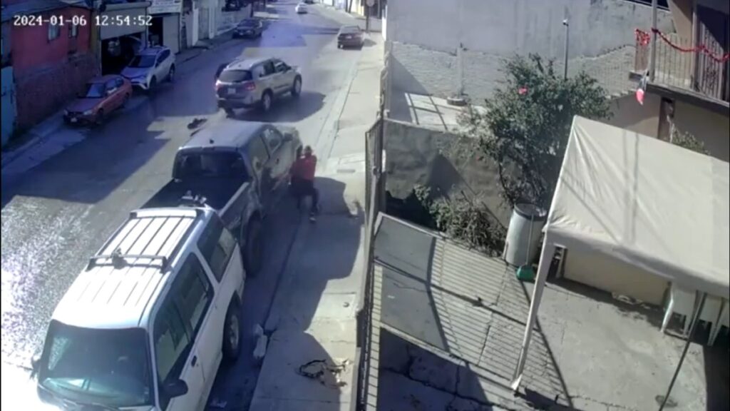 Atacan A Policias En Tijuana Afuera De Su Casa