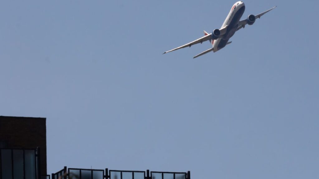 Avión a punto de aterrizar