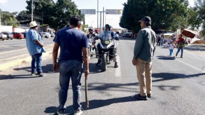 Bloqueo de una carretera en Oaxaca