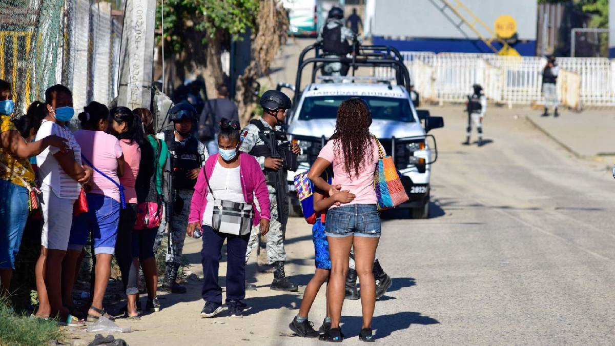 Camionetas de transporte público siguen sin circular en zona centro de Acapulco