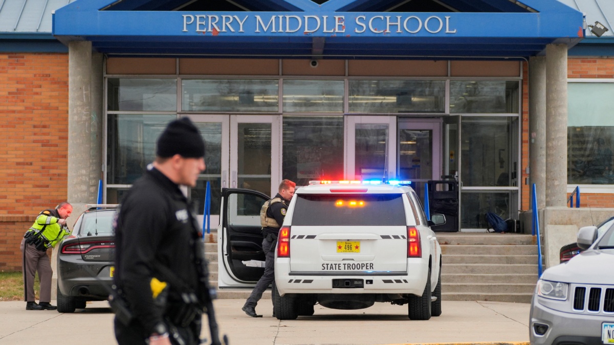 EU: Reportan tiroteo en escuela de Iowa