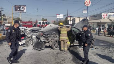 Nuevo León: Accidente vial deja una persona quemada y 8 detenidos