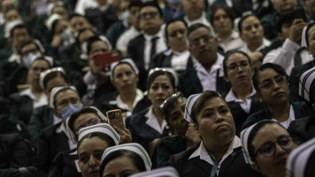 IMSS lanza convocatoria a enfermeros para otorgar 30 días de sueldo