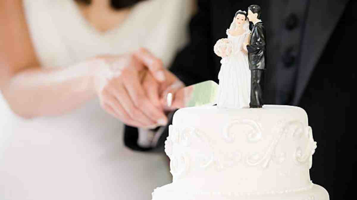 Mujeres pierden 7.3 horas libres cuando se casan, mientras que los hombres ganan 2.9 horas: Inegi