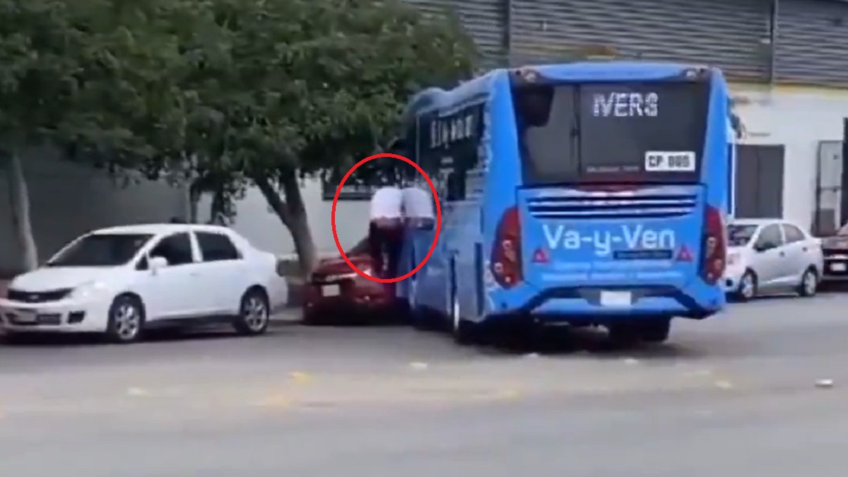 Mi primera chamba: camión choca con auto en Mérida; al chófer se le olvidó ponerle freno