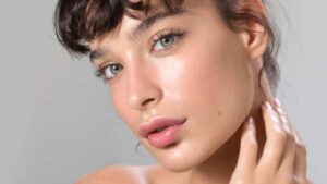 La rutina perfecta para cuidar la piel, paso a paso: dermatóloga