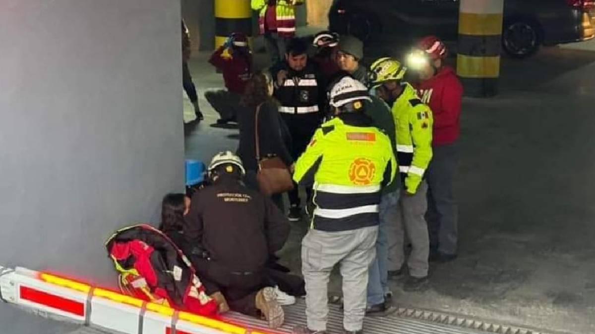 Elevador se desploma en hospital de Monterrey; 11 personas estaban abordo