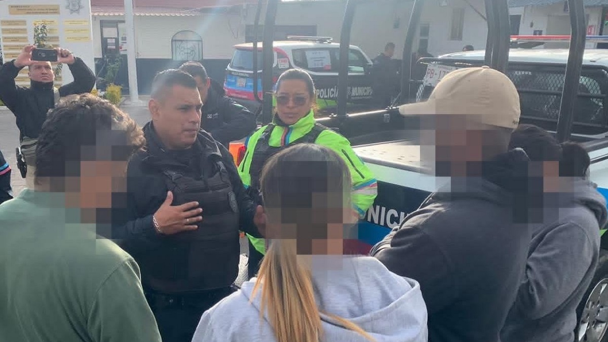 Rescatan a 6 migrantes que fueron abandonados en motel de Puebla