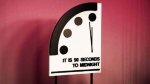 Reloj del Juicio Final 2024 se queda a 90 segundos de la medianoche, el futuro es incierto