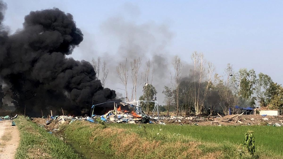 Explosión en fábrica de pirotecnia en Tailandia deja 23 muertos