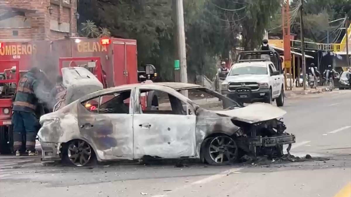 ¡Guanajuato arde! Balaceras, bloqueos y quema de autos en múltiples municipios