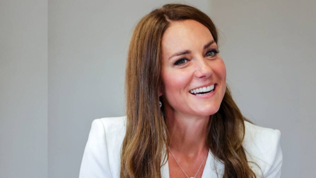 Kate Middleton, la Princesa de Gales sonriendo