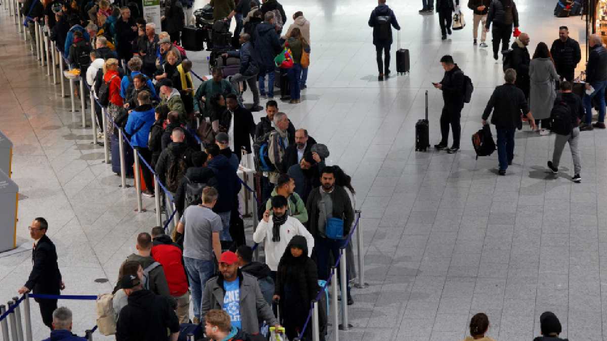 Por huelga en aeropuertos de Alemania se cancelan más de mil vuelos