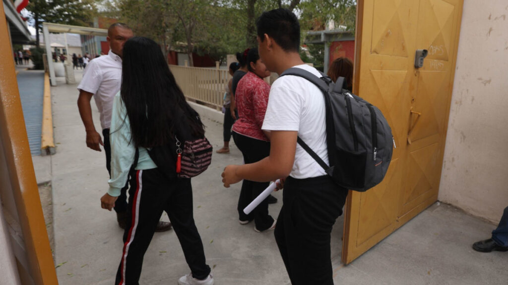 irán los alumnos de secundaria y bachillerato a la escuela el sábado