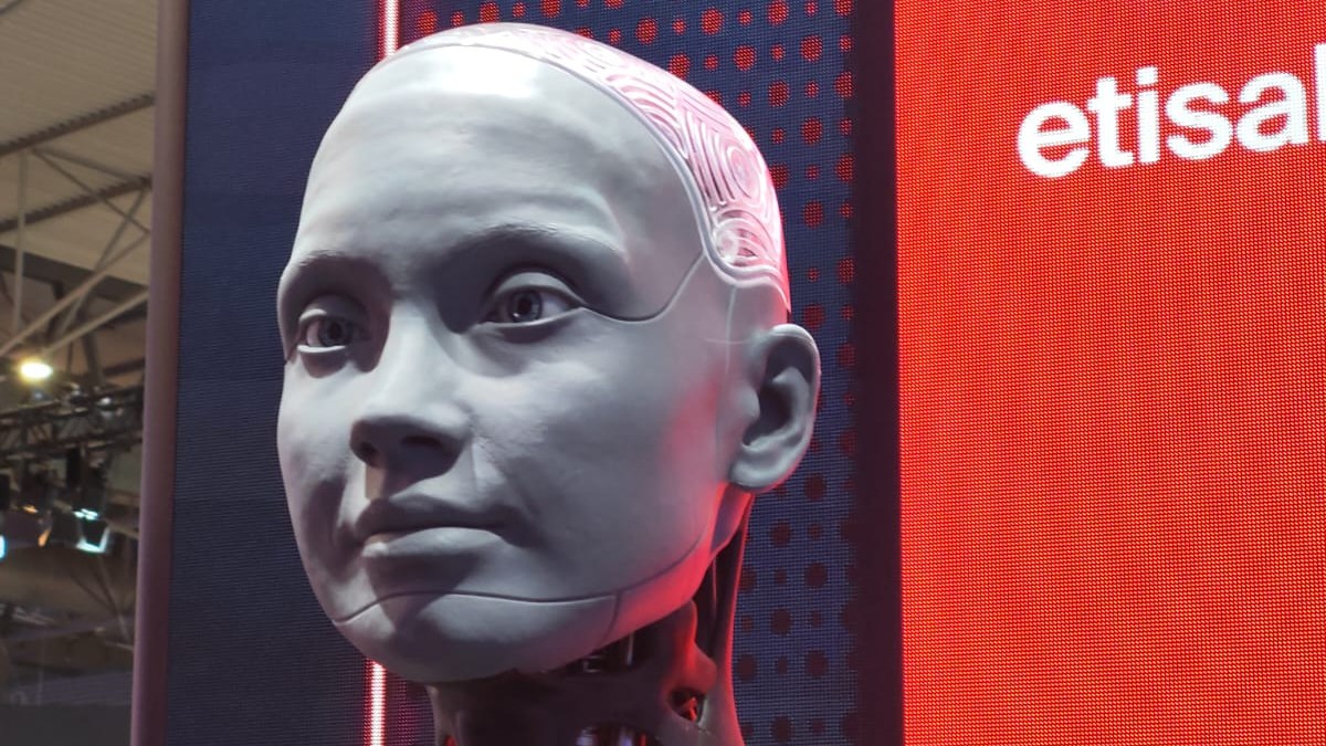 Ameca, el robot humanoide que recuerda cómo te llamas después de un año: video