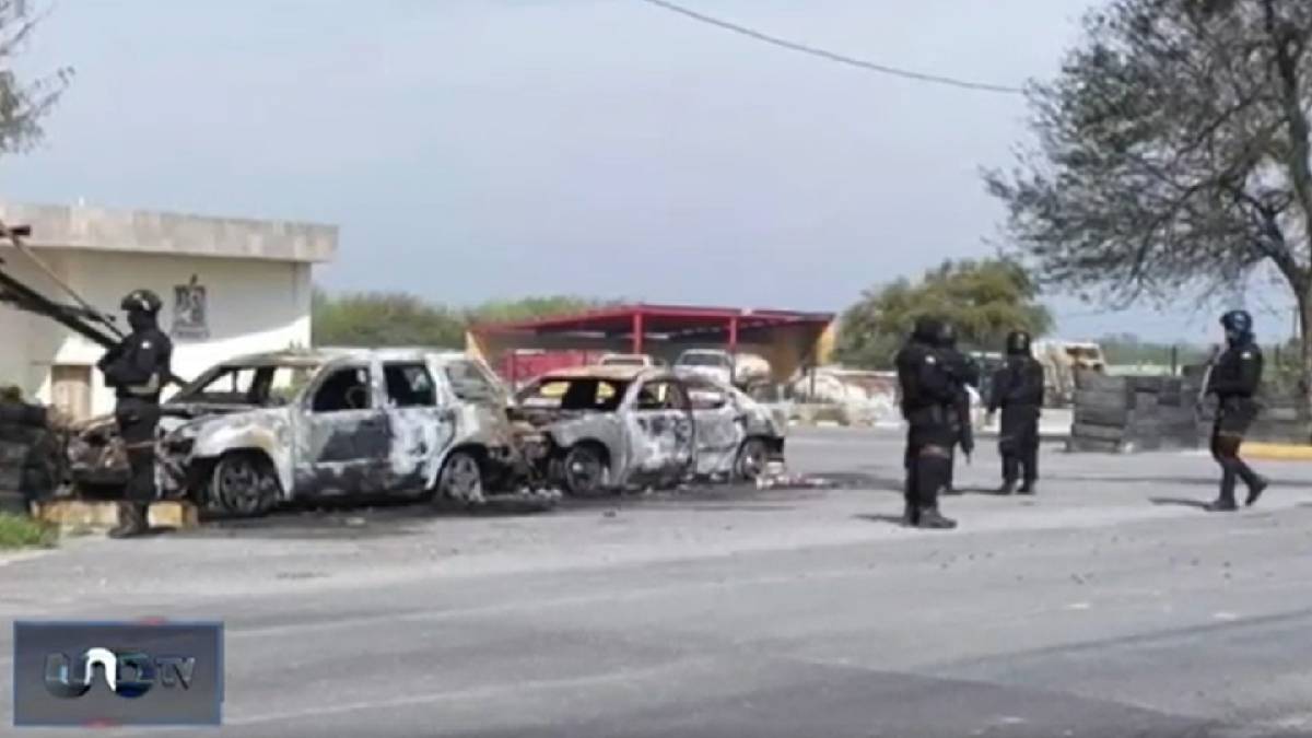 Grupos armados atacan edificios y queman vehículos en Doctor Coss, Nuevo León