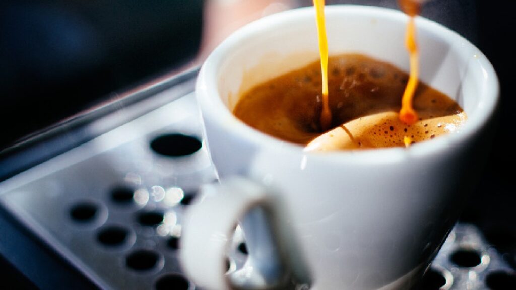 12 malestares que puedes sufrir si tomas mucho café