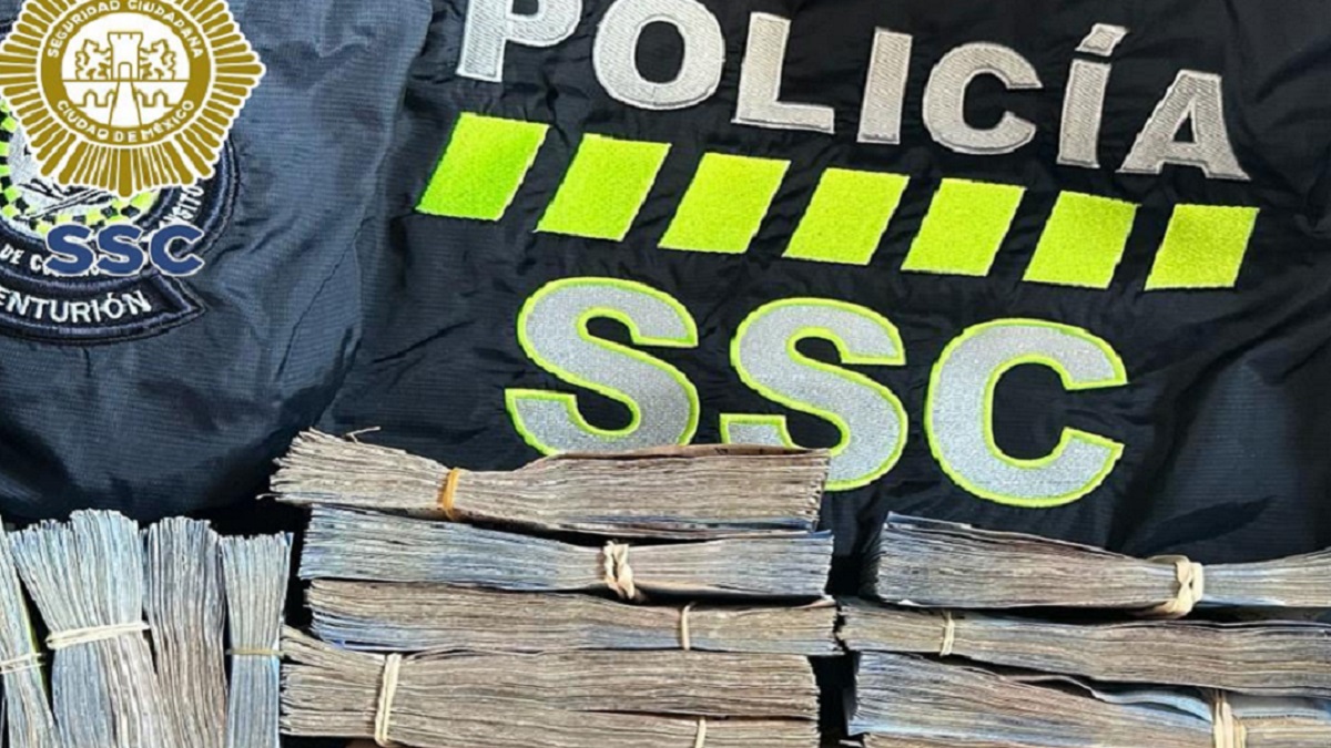 Fajos y fajos de billetes de 500: detienen a sujeto paseando con 2.5 mdp en efectivo en CDMX