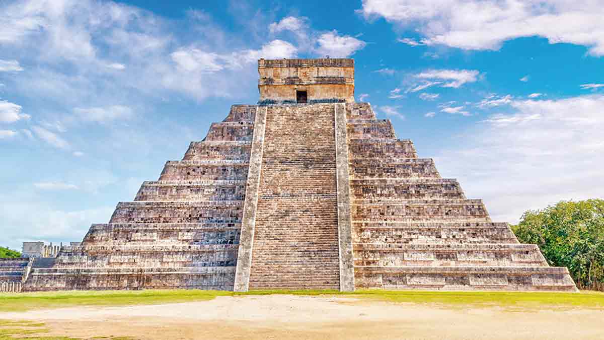 Explorarán con rayos cósmicos las “entrañas” de la pirámide de Kukulcán en Chichén Itzá