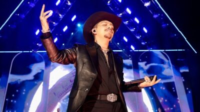 Christian Nodal anuncia gira y nuevo disco