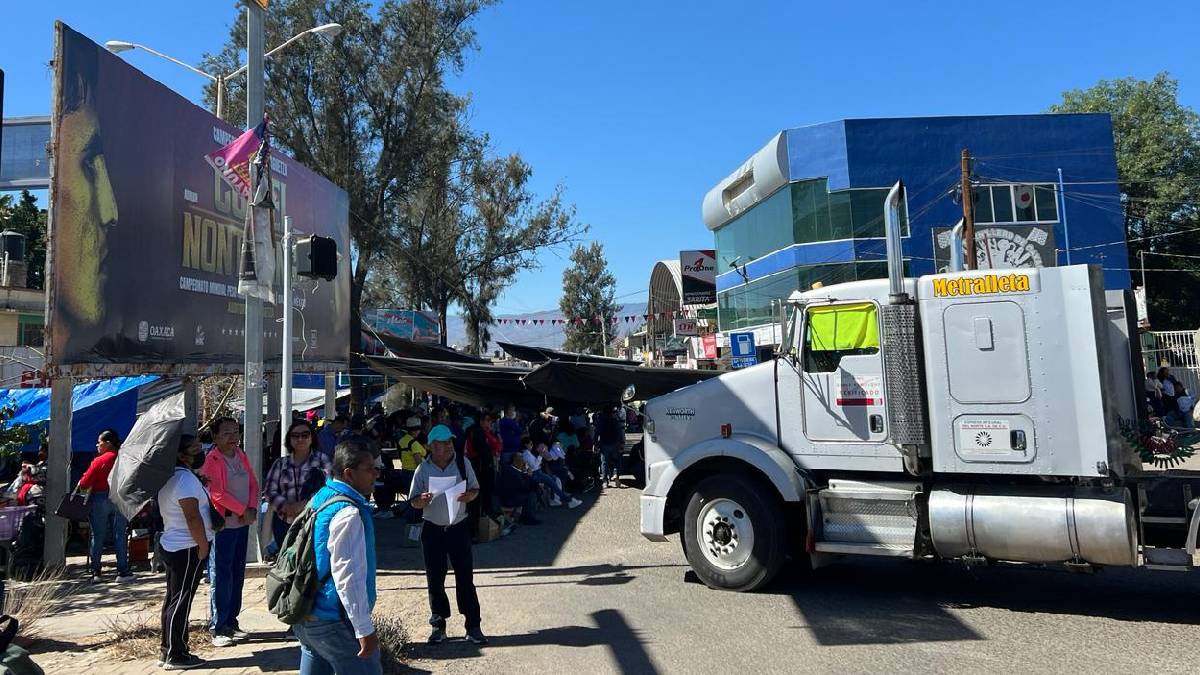 En vivo: Sección 22 de la CNTE bloquea calles en Oaxaca; sigue megaprotesta