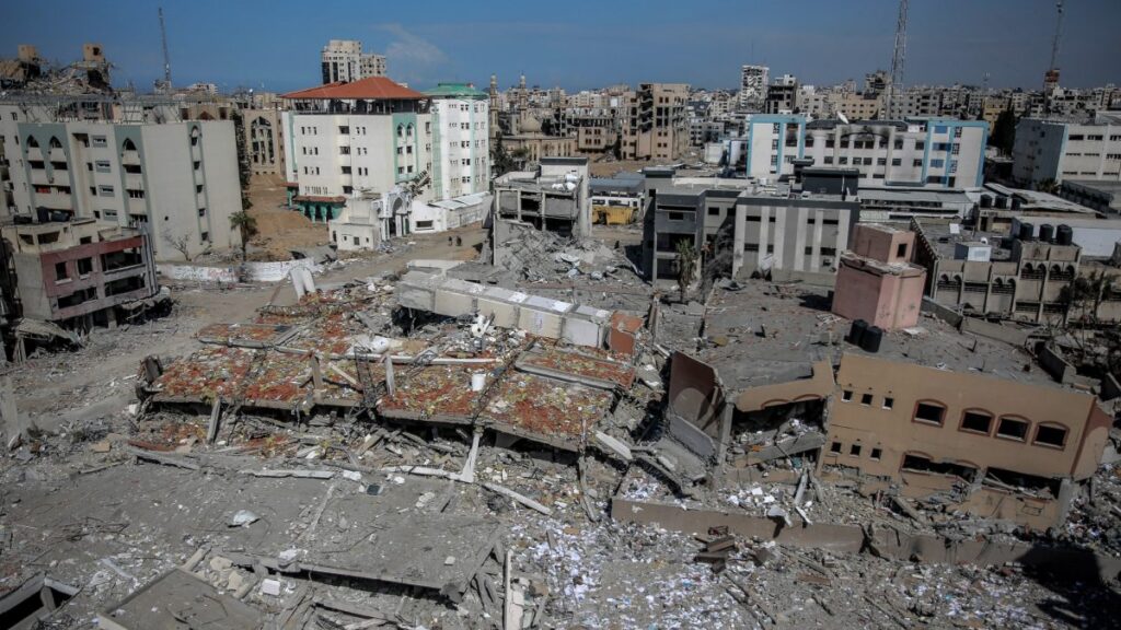 Aspecto aéreo de zona devastada en la Franja de Gaza por la guerra entre Israel y Hamás