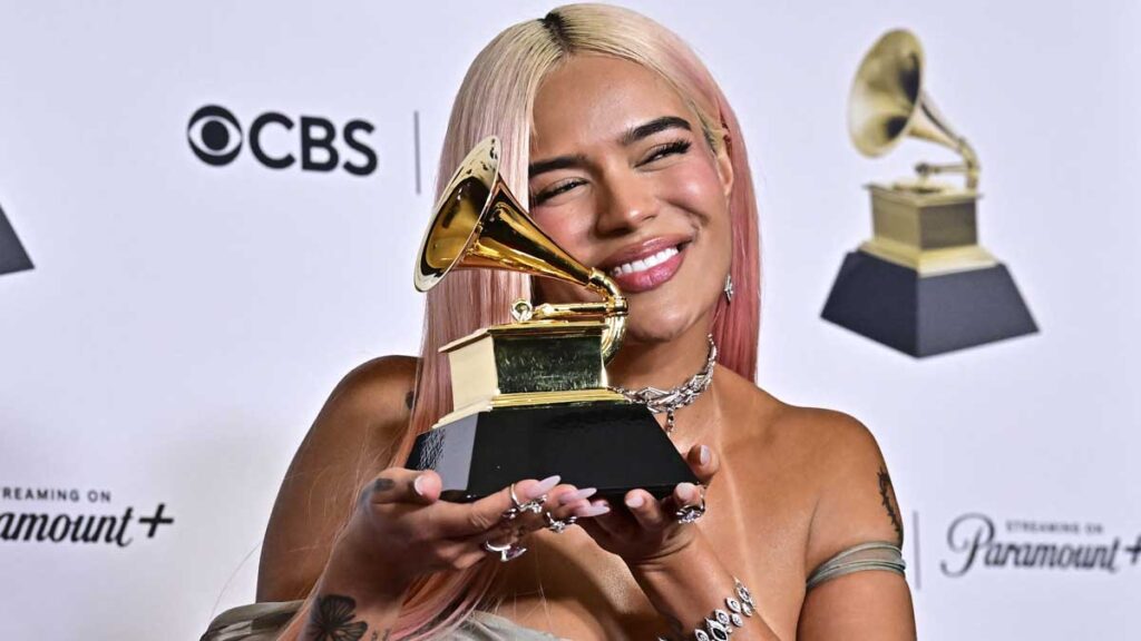 Karol G gana su primer Grammy a mejor álbum urbano UnoTV