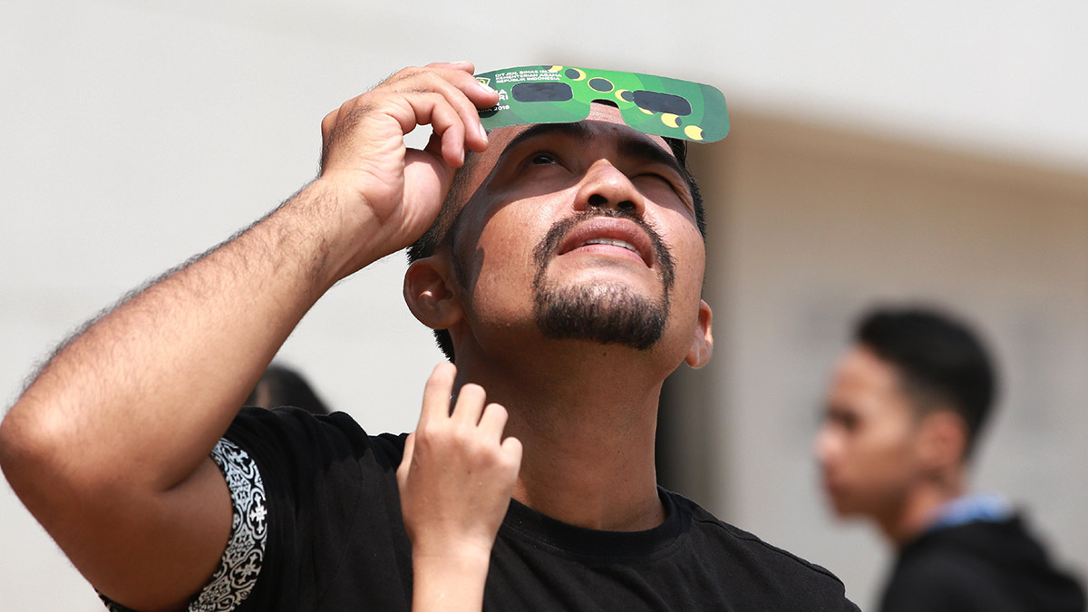 Eclipse solar 2024 en México, ¿cómo verlo de manera segura y sin quedar expuesto?