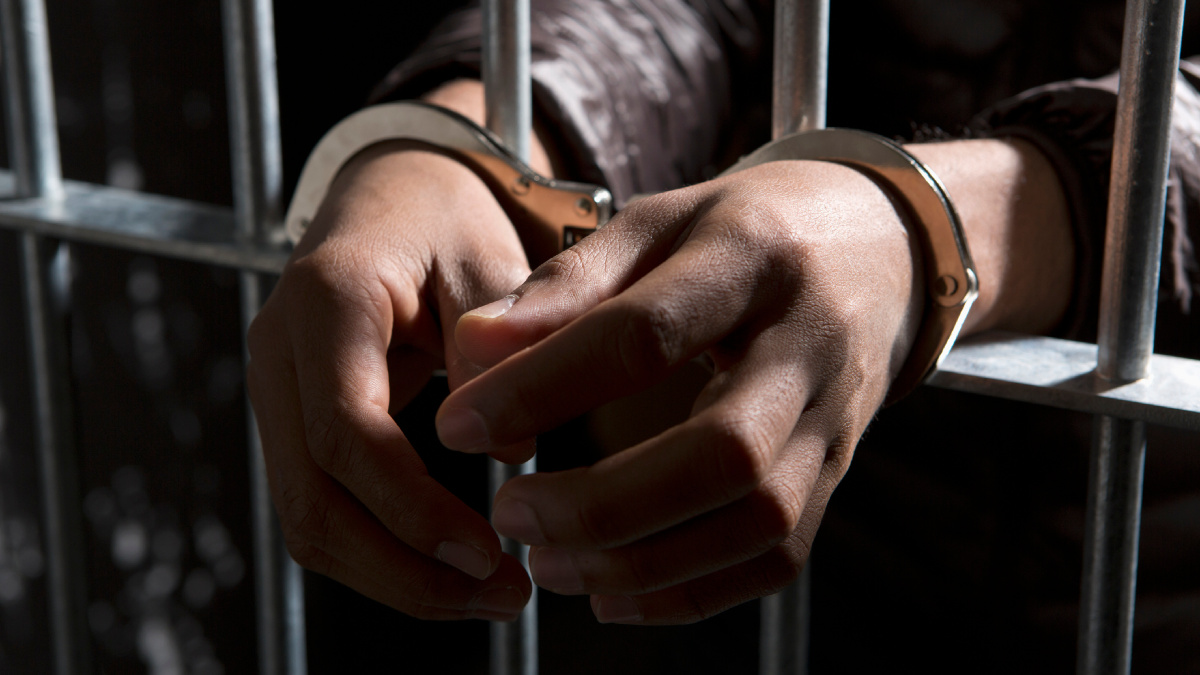 Piden liberar a mexicano detenido en Qatar por su orientación sexual; acusan tortura y que le “sembraron” droga
