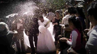 Prohíben matrimonio infantil en pueblos por usos y costumbres foto de niños casandose matrimonio por usos y costumbres