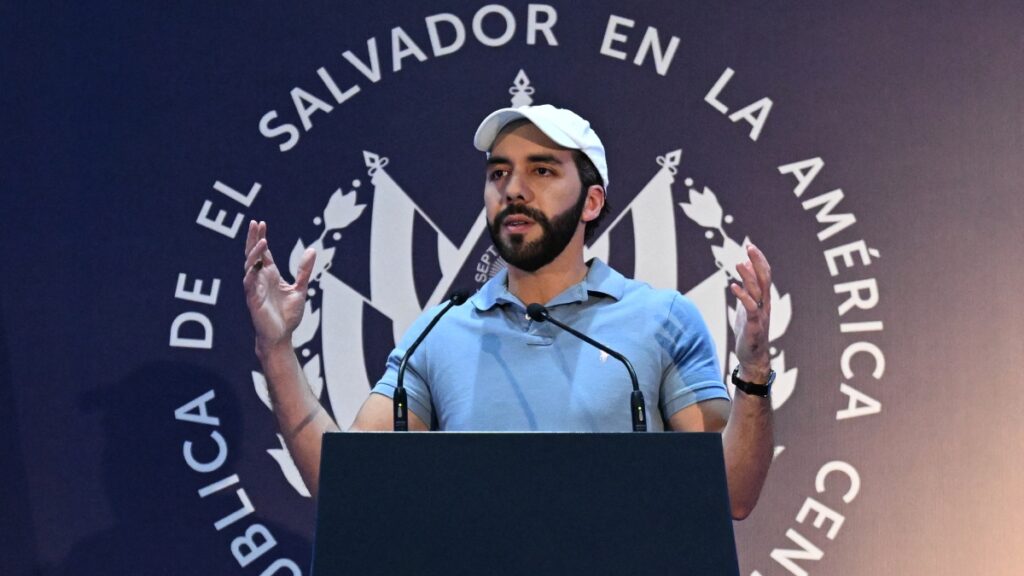 Nayib Bukele durante acto público en El Salvador.