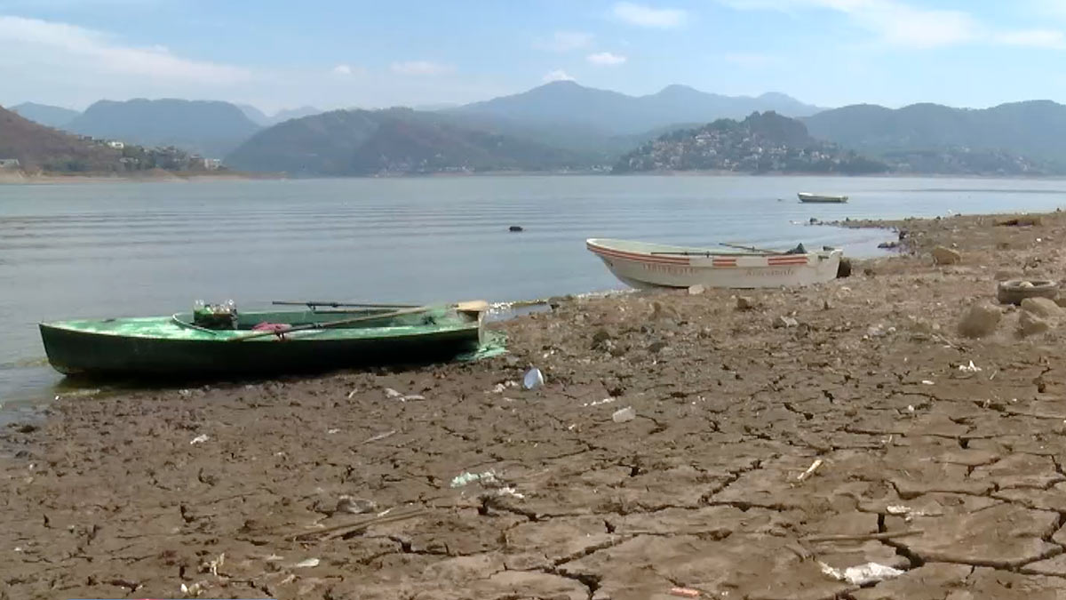 Lagos artificiales y bordos estrangulan a la presa de Valle Bravo